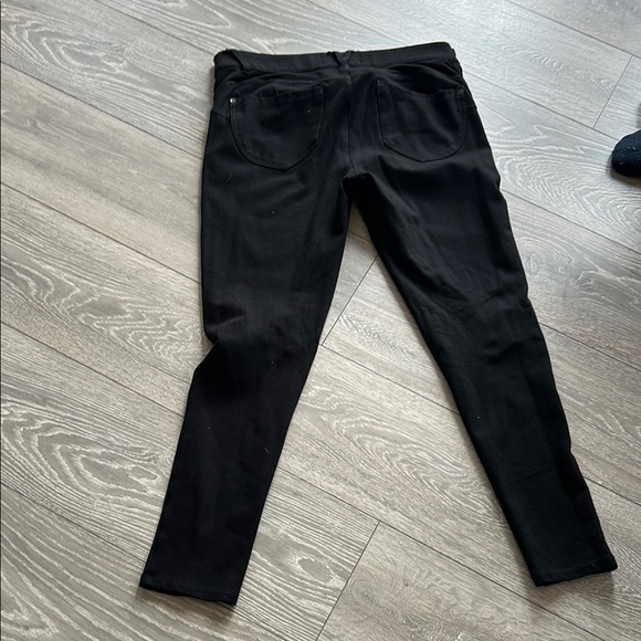 Women's Black Jeans - Picture 7 of 8